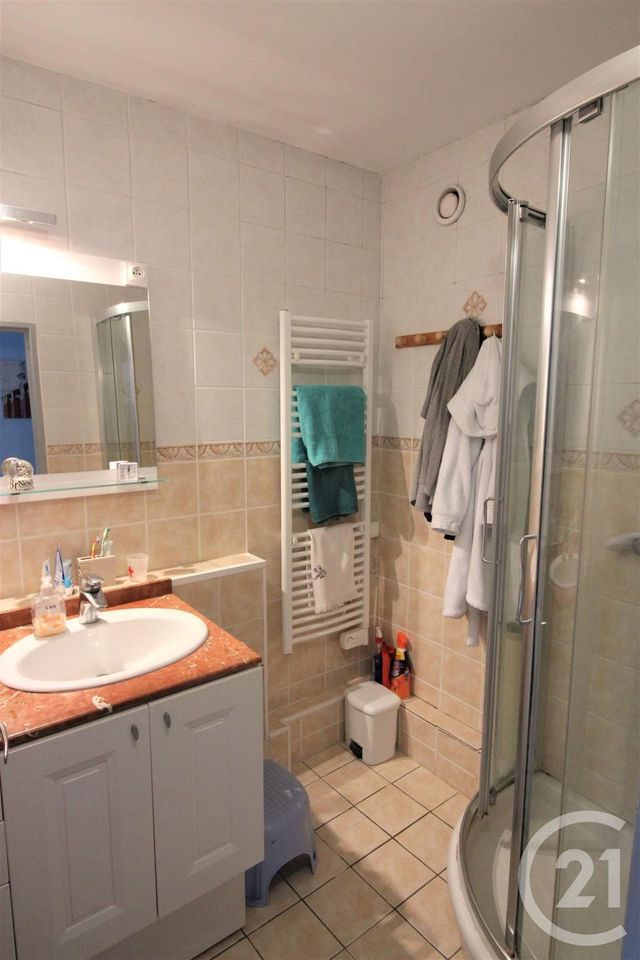 Afficher la photo en grand Appartement F3 à vendre - 3 pièces - 64.91 m2 - ROQUEBRUNE CAP MARTIN - 06 - PROVENCE-ALPES-COTE-D-AZUR - Century 21 Agence Molière