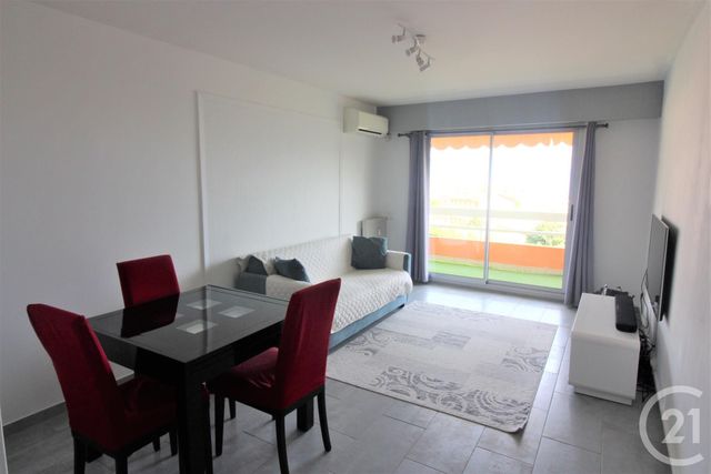 Afficher la photo en grand Appartement F3 à vendre - 3 pièces - 64.91 m2 - ROQUEBRUNE CAP MARTIN - 06 - PROVENCE-ALPES-COTE-D-AZUR - Century 21 Agence Molière
