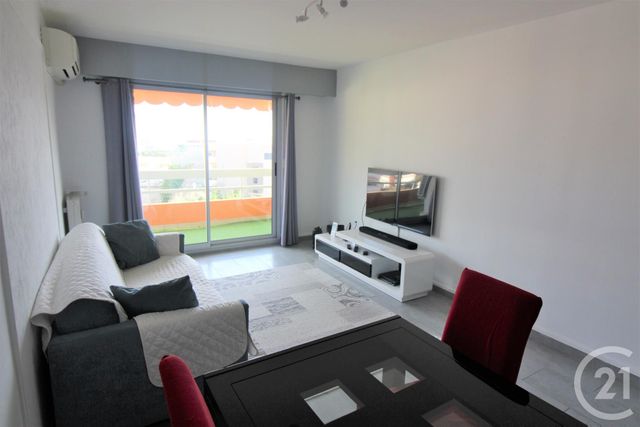 Afficher la photo en grand Appartement F3 à vendre - 3 pièces - 64.91 m2 - ROQUEBRUNE CAP MARTIN - 06 - PROVENCE-ALPES-COTE-D-AZUR - Century 21 Agence Molière