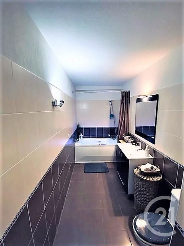 Afficher la photo en grand Appartement F2 à vendre - 2 pièces - 42.5 m2 - MENTON - 06 - PROVENCE-ALPES-COTE-D-AZUR - Century 21 Agence Molière
