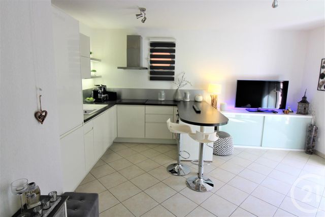Afficher la photo en grand Appartement F2 à vendre - 2 pièces - 42.5 m2 - MENTON - 06 - PROVENCE-ALPES-COTE-D-AZUR - Century 21 Agence Molière