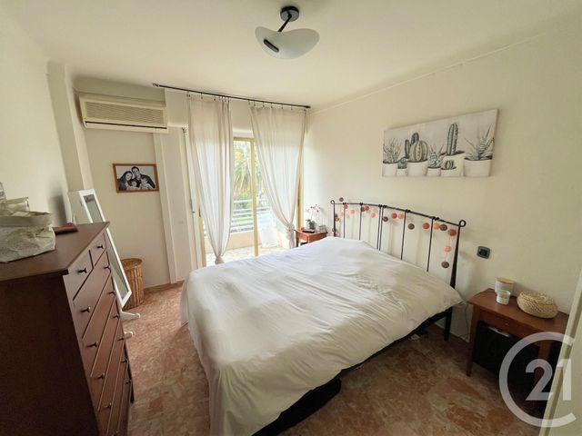 Afficher la photo en grand Appartement F3 à vendre - 3 pièces - 70.93 m2 - MENTON - 06 - PROVENCE-ALPES-COTE-D-AZUR - Century 21 Agence Molière