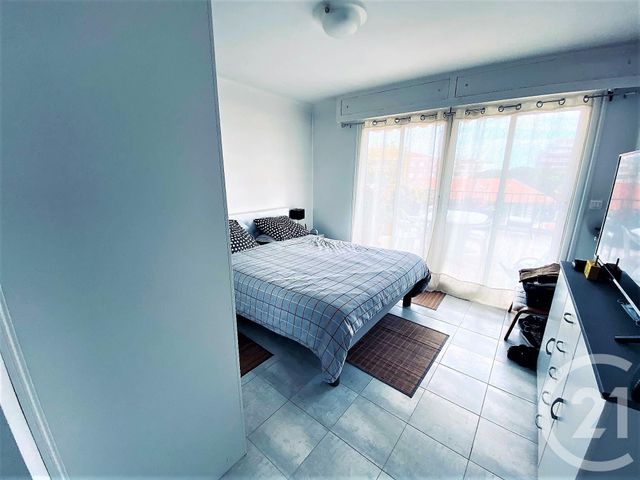 Afficher la photo en grand Appartement F3 à vendre - 3 pièces - 71.17 m2 - ROQUEBRUNE CAP MARTIN - 06 - PROVENCE-ALPES-COTE-D-AZUR - Century 21 Agence Molière