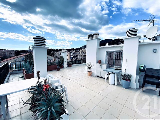 Afficher la photo en grand Appartement F3 à vendre - 3 pièces - 71.17 m2 - ROQUEBRUNE CAP MARTIN - 06 - PROVENCE-ALPES-COTE-D-AZUR - Century 21 Agence Molière