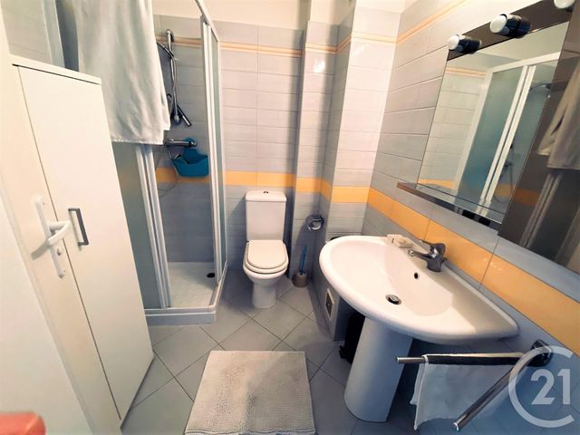 Afficher la photo en grand Appartement F3 à vendre - 3 pièces - 71.17 m2 - ROQUEBRUNE CAP MARTIN - 06 - PROVENCE-ALPES-COTE-D-AZUR - Century 21 Agence Molière