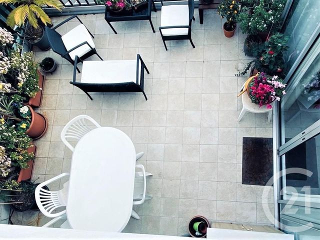 Afficher la photo en grand Appartement F3 à vendre - 3 pièces - 71.17 m2 - ROQUEBRUNE CAP MARTIN - 06 - PROVENCE-ALPES-COTE-D-AZUR - Century 21 Agence Molière