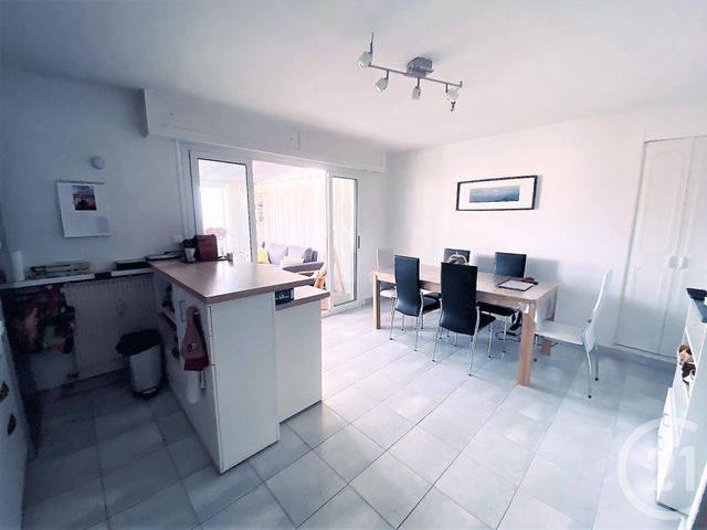 Afficher la photo en grand Appartement F3 à vendre - 3 pièces - 71.17 m2 - ROQUEBRUNE CAP MARTIN - 06 - PROVENCE-ALPES-COTE-D-AZUR - Century 21 Agence Molière