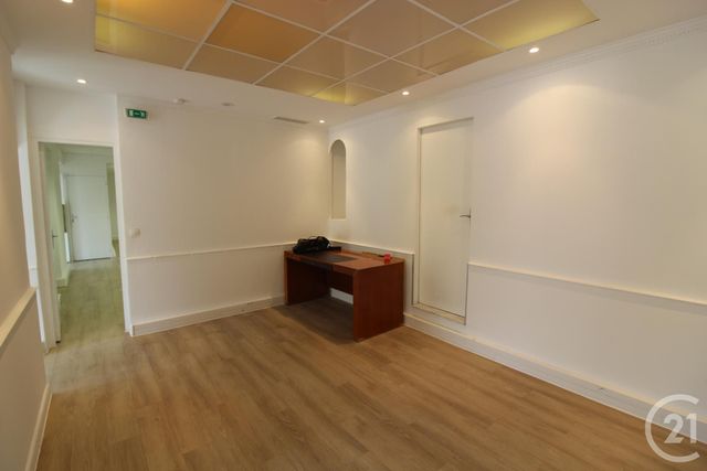 Afficher la photo en grand entreprise à louer - 155.0 m2 - NICE - 06 - PROVENCE-ALPES-COTE-D-AZUR - Century 21 Agence Molière