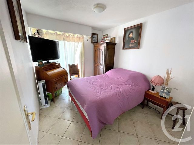 Afficher la photo en grand Appartement F3 à vendre - 3 pièces - 60.0 m2 - ROQUEBRUNE CAP MARTIN - 06 - PROVENCE-ALPES-COTE-D-AZUR - Century 21 Agence Molière