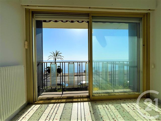 Afficher la photo en grand Appartement F3 à vendre - 3 pièces - 70.66 m2 - ROQUEBRUNE CAP MARTIN - 06 - PROVENCE-ALPES-COTE-D-AZUR - Century 21 Agence Molière