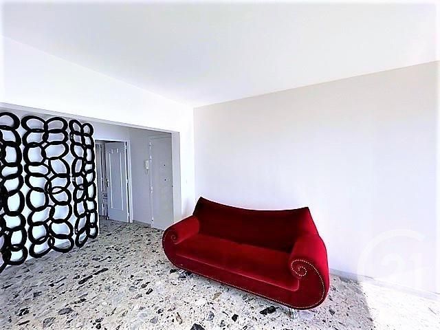 Afficher la photo en grand Appartement F3 à vendre - 3 pièces - 70.66 m2 - ROQUEBRUNE CAP MARTIN - 06 - PROVENCE-ALPES-COTE-D-AZUR - Century 21 Agence Molière