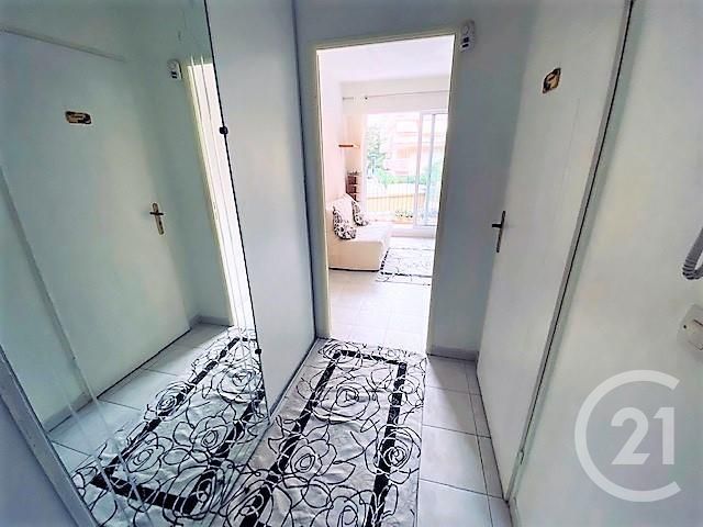 Afficher la photo en grand Appartement F1 à vendre - 1 pièce - 22.0 m2 - MENTON - 06 - PROVENCE-ALPES-COTE-D-AZUR - Century 21 Agence Molière