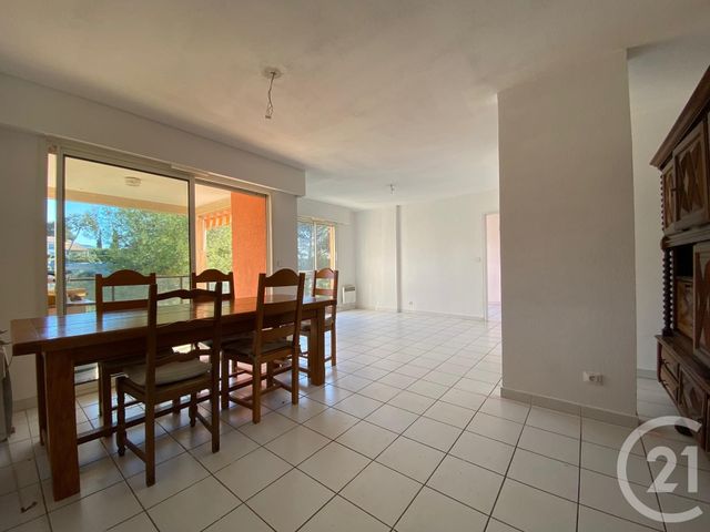 Afficher la photo en grand Appartement F5 à vendre - 5 pièces - 90.0 m2 - ROQUEBRUNE CAP MARTIN - 06 - PROVENCE-ALPES-COTE-D-AZUR - Century 21 Agence Molière