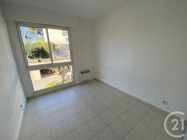 Afficher la photo en grand Appartement F5 à vendre - 5 pièces - 90.0 m2 - ROQUEBRUNE CAP MARTIN - 06 - PROVENCE-ALPES-COTE-D-AZUR - Century 21 Agence Molière