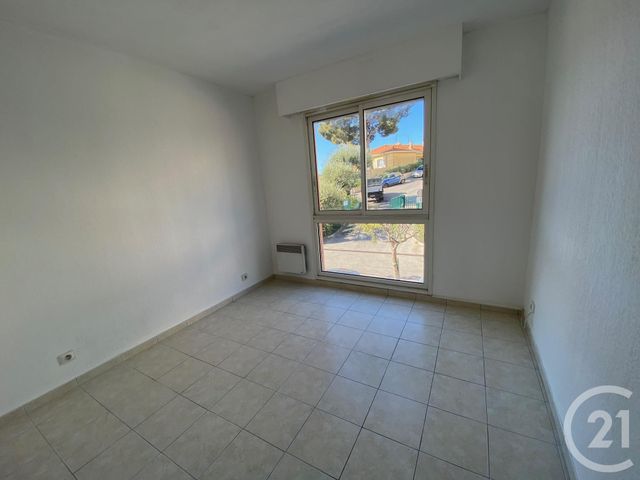 Afficher la photo en grand Appartement F5 à vendre - 5 pièces - 90.0 m2 - ROQUEBRUNE CAP MARTIN - 06 - PROVENCE-ALPES-COTE-D-AZUR - Century 21 Agence Molière