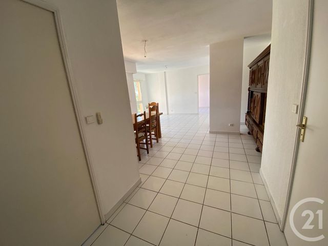 Afficher la photo en grand Appartement F5 à vendre - 5 pièces - 90.0 m2 - ROQUEBRUNE CAP MARTIN - 06 - PROVENCE-ALPES-COTE-D-AZUR - Century 21 Agence Molière
