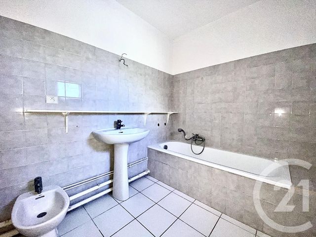 Afficher la photo en grand Appartement F5 à vendre - 5 pièces - 90.0 m2 - ROQUEBRUNE CAP MARTIN - 06 - PROVENCE-ALPES-COTE-D-AZUR - Century 21 Agence Molière