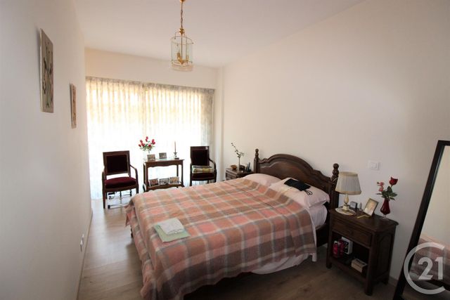 Afficher la photo en grand Appartement F3 à vendre - 4 pièces - 108.18 m2 - MENTON - 06 - PROVENCE-ALPES-COTE-D-AZUR - Century 21 Agence Molière