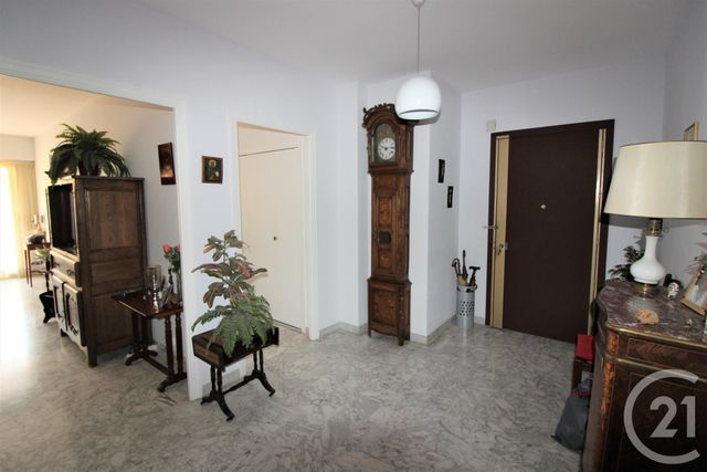 Afficher la photo en grand Appartement F3 à vendre - 4 pièces - 108.18 m2 - MENTON - 06 - PROVENCE-ALPES-COTE-D-AZUR - Century 21 Agence Molière