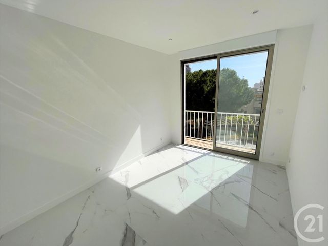 Afficher la photo en grand Appartement F4 à vendre - 4 pièces - 59.0 m2 - BEAUSOLEIL - 06 - PROVENCE-ALPES-COTE-D-AZUR - Century 21 Agence Molière