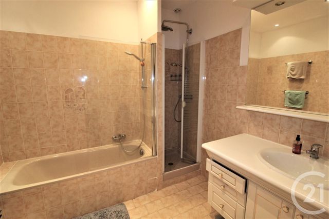 maison à vendre - 6 pièces - 150.0 m2 - ROQUEBRUNE CAP MARTIN - 06 - PROVENCE-ALPES-COTE-D-AZUR - Century 21 Agence Molière maison à vendre - 6 pièces - 150.0 m2 - ROQUEBRUNE CAP MARTIN - 06 - PROVENCE-ALPES-COTE-D-AZUR - Century 21 Agence Molière