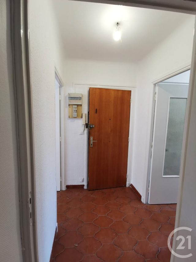 Appartement F3 à louer - 3 pièces - 56.34 m2 - ROQUEBRUNE CAP MARTIN - 06 - PROVENCE-ALPES-COTE-D-AZUR - Century 21 Agence Molière Appartement F3 à louer - 3 pièces - 56.34 m2 - ROQUEBRUNE CAP MARTIN - 06 - PROVENCE-ALPES-COTE-D-AZUR - Century 21 Agence Molière