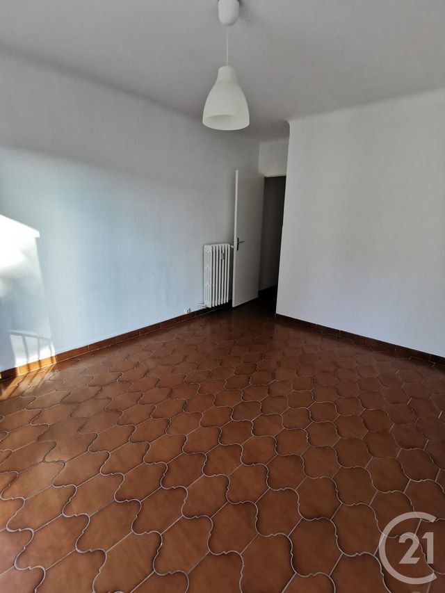 Appartement F3 à louer - 3 pièces - 56.34 m2 - ROQUEBRUNE CAP MARTIN - 06 - PROVENCE-ALPES-COTE-D-AZUR - Century 21 Agence Molière Appartement F3 à louer - 3 pièces - 56.34 m2 - ROQUEBRUNE CAP MARTIN - 06 - PROVENCE-ALPES-COTE-D-AZUR - Century 21 Agence Molière