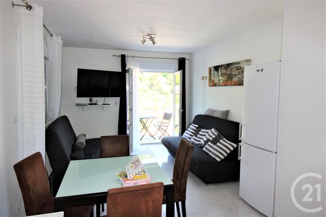 Appartement F3 à vendre - 3 pièces - 52.13 m2 - MENTON - 06 - PROVENCE-ALPES-COTE-D-AZUR - Century 21 Agence Molière Appartement F3 à vendre - 3 pièces - 52.13 m2 - MENTON - 06 - PROVENCE-ALPES-COTE-D-AZUR - Century 21 Agence Molière