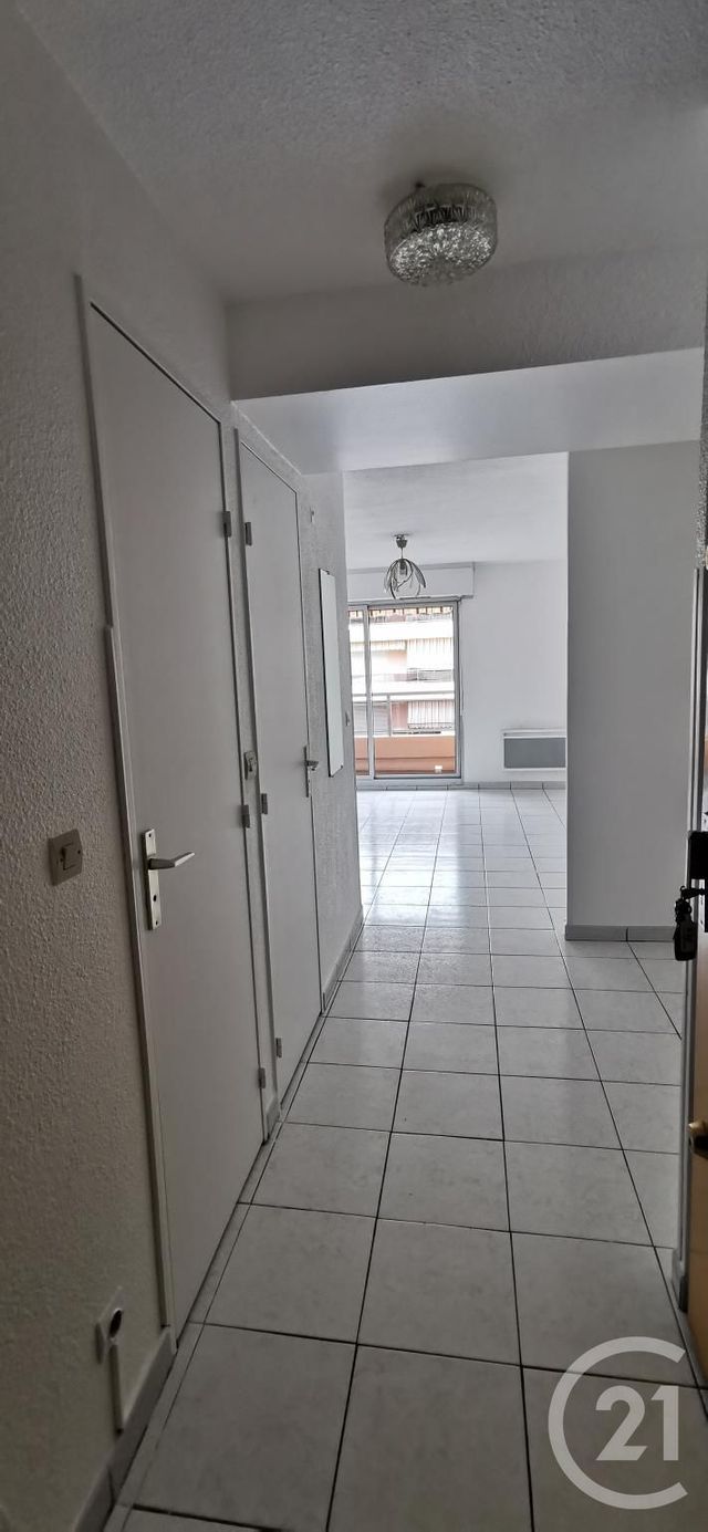 Appartement F1 à louer - 1 pièce - 23.0 m2 - ROQUEBRUNE CAP MARTIN - 06 - PROVENCE-ALPES-COTE-D-AZUR - Century 21 Agence Molière Appartement F1 à louer - 1 pièce - 23.0 m2 - ROQUEBRUNE CAP MARTIN - 06 - PROVENCE-ALPES-COTE-D-AZUR - Century 21 Agence Molière