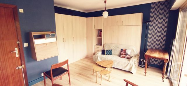 Afficher la photo en grand Appartement F1 à louer - 1 pièce - 22.0 m2 - ROQUEBRUNE CAP MARTIN - 06 - PROVENCE-ALPES-COTE-D-AZUR - Century 21 Agence Molière