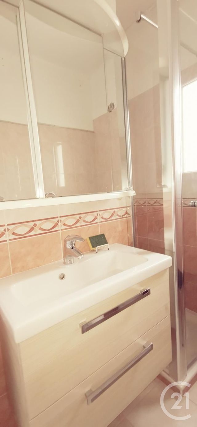 Afficher la photo en grand Appartement F1 à louer - 1 pièce - 22.0 m2 - ROQUEBRUNE CAP MARTIN - 06 - PROVENCE-ALPES-COTE-D-AZUR - Century 21 Agence Molière