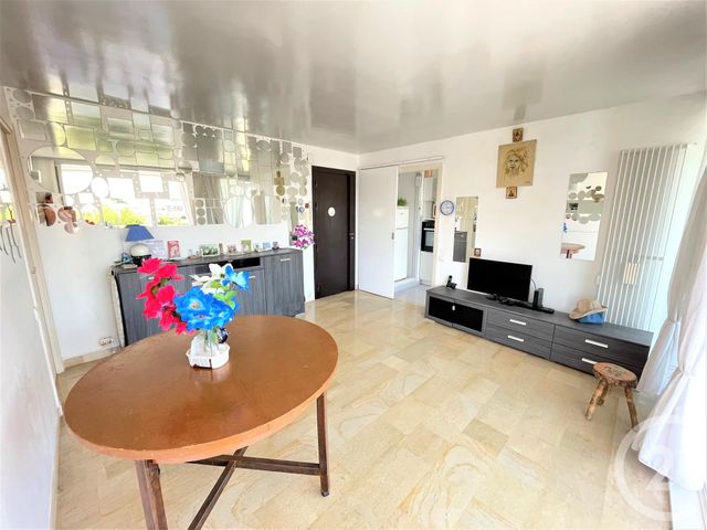 Afficher la photo en grand Appartement F2 à vendre - 2 pièces - 41.0 m2 - ROQUEBRUNE CAP MARTIN - 06 - PROVENCE-ALPES-COTE-D-AZUR - Century 21 Agence Molière