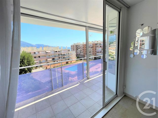 Afficher la photo en grand Appartement F2 à vendre - 2 pièces - 41.0 m2 - ROQUEBRUNE CAP MARTIN - 06 - PROVENCE-ALPES-COTE-D-AZUR - Century 21 Agence Molière
