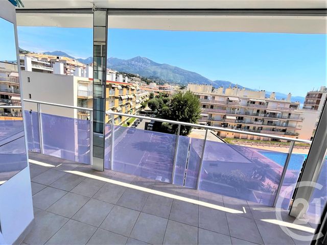 Afficher la photo en grand Appartement F2 à vendre - 2 pièces - 41.0 m2 - ROQUEBRUNE CAP MARTIN - 06 - PROVENCE-ALPES-COTE-D-AZUR - Century 21 Agence Molière