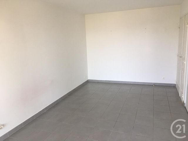 Afficher la photo en grand Appartement T3 à louer - 3 pièces - 57.49 m2 - NICE - 06 - PROVENCE-ALPES-COTE-D-AZUR - Century 21 Agence Molière