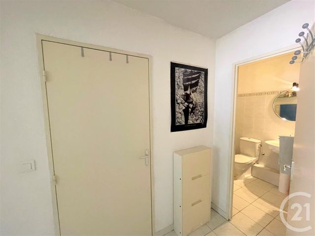 Afficher la photo en grand Appartement F2 à vendre - 2 pièces - 48.0 m2 - ROQUEBRUNE CAP MARTIN - 06 - PROVENCE-ALPES-COTE-D-AZUR - Century 21 Agence Molière