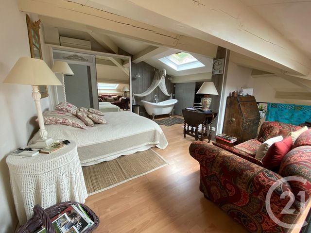 Afficher la photo en grand Appartement F4 à vendre - 4 pièces - 87.91 m2 - ROQUEBRUNE CAP MARTIN - 06 - PROVENCE-ALPES-COTE-D-AZUR - Century 21 Agence Molière