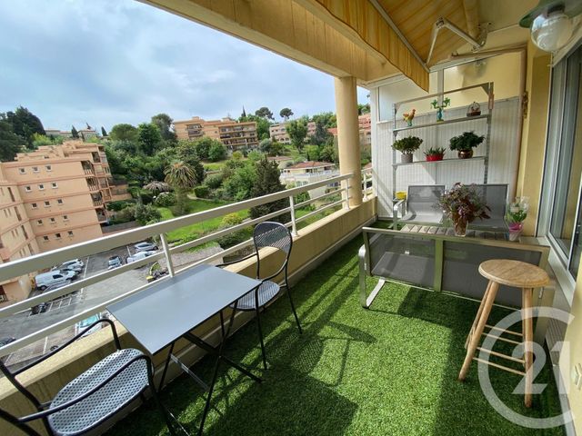 Afficher la photo en grand Appartement F4 à vendre - 4 pièces - 87.91 m2 - ROQUEBRUNE CAP MARTIN - 06 - PROVENCE-ALPES-COTE-D-AZUR - Century 21 Agence Molière