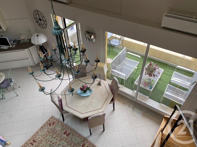 Afficher la photo en grand Appartement F4 à vendre - 4 pièces - 87.91 m2 - ROQUEBRUNE CAP MARTIN - 06 - PROVENCE-ALPES-COTE-D-AZUR - Century 21 Agence Molière