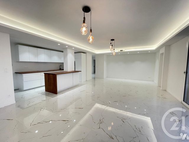 Appartement F5 à vendre - 5 pièces - 156.0 m2 - ROQUEBRUNE CAP MARTIN - 06 - PROVENCE-ALPES-COTE-D-AZUR - Century 21 Agence Molière