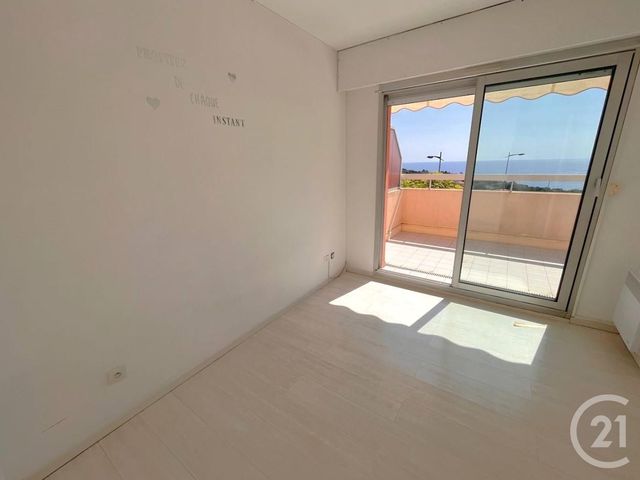 Afficher la photo en grand Appartement F2 à vendre - 2 pièces - 34.34 m2 - ROQUEBRUNE CAP MARTIN - 06 - PROVENCE-ALPES-COTE-D-AZUR - Century 21 Agence Molière