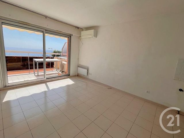 Afficher la photo en grand Appartement F2 à vendre - 2 pièces - 34.34 m2 - ROQUEBRUNE CAP MARTIN - 06 - PROVENCE-ALPES-COTE-D-AZUR - Century 21 Agence Molière