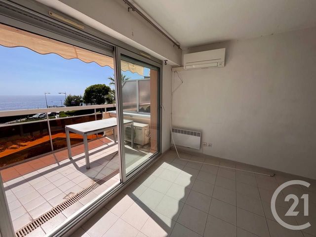 Afficher la photo en grand Appartement F2 à vendre - 2 pièces - 34.34 m2 - ROQUEBRUNE CAP MARTIN - 06 - PROVENCE-ALPES-COTE-D-AZUR - Century 21 Agence Molière