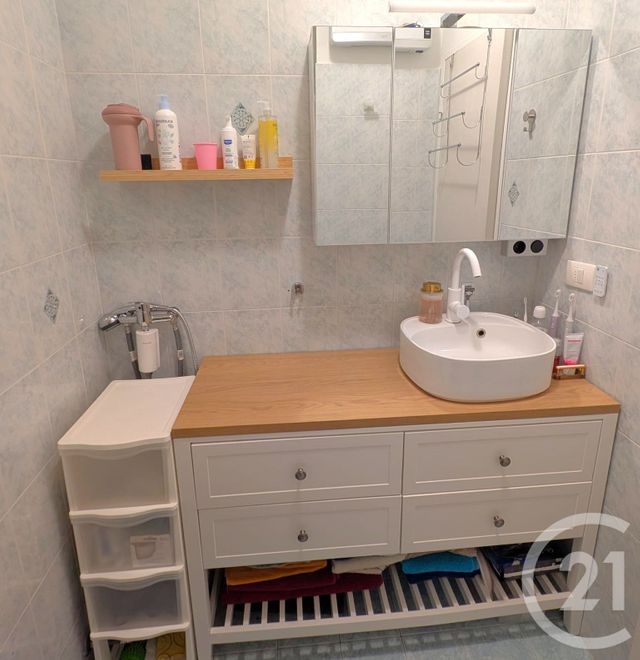 Appartement F3 à vendre - 3 pièces - 64.0 m2 - MENTON - 06 - PROVENCE-ALPES-COTE-D-AZUR - Century 21 Agence Molière