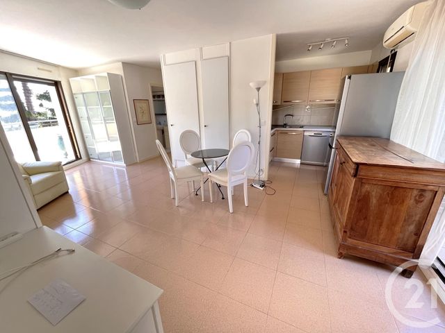 Afficher la photo en grand Appartement F2 à vendre - 2 pièces - 46.0 m2 - MENTON - 06 - PROVENCE-ALPES-COTE-D-AZUR - Century 21 Agence Molière