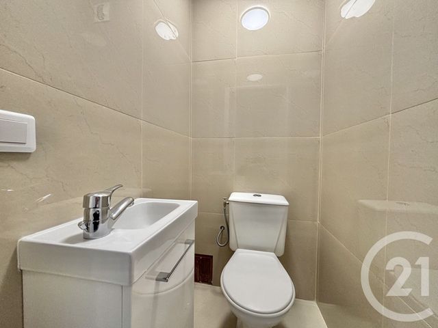 Appartement F2 à louer - 2 pièces - 39.51 m2 - ROQUEBRUNE CAP MARTIN - 06 - PROVENCE-ALPES-COTE-D-AZUR - Century 21 Agence Molière