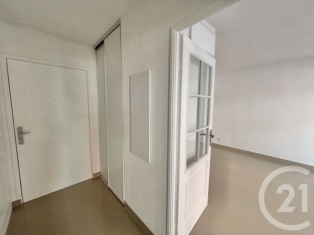 Appartement F2 à louer - 2 pièces - 39.51 m2 - ROQUEBRUNE CAP MARTIN - 06 - PROVENCE-ALPES-COTE-D-AZUR - Century 21 Agence Molière