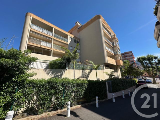 Afficher la photo en grand Appartement F2 à vendre - 2 pièces - 52.25 m2 - MENTON - 06 - PROVENCE-ALPES-COTE-D-AZUR - Century 21 Agence Molière