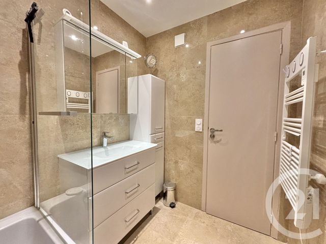 Appartement F2 à louer - 2 pièces - 47.19 m2 - ROQUEBRUNE CAP MARTIN - 06 - PROVENCE-ALPES-COTE-D-AZUR - Century 21 Agence Molière