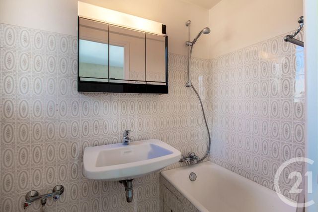 Appartement F3 à vendre - 3 pièces - 104.35 m2 - MENTON - 06 - PROVENCE-ALPES-COTE-D-AZUR - Century 21 Agence Molière